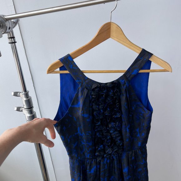 J Crew 100% Silk Dress with Embellished Roses,  Blue and Black, Size 0 - Picture 3 of 5